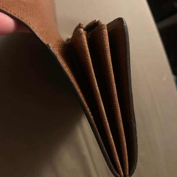 Louis Vuitton wallet - Picture 12 of 13